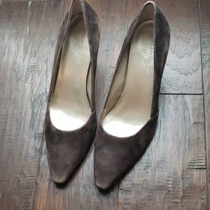 Ann Klein suede heels